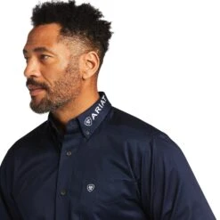 Ariat® Men's Team Logo Twill Fitted Navy & Stars Shirt 10039438 -Ariat Style S22 MNS WEST 10039438 detail02