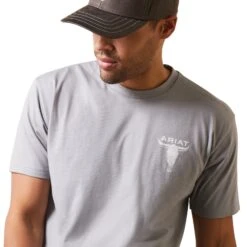 Ariat® Men's Steer Skull Flag Stone Grey Heather T-Shirt 10044771 -Ariat Style S23 MNS WEST 10044771 detail02