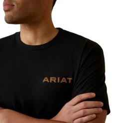 Ariat® Men's Black Shield Stitch Graphic T-Shirt 10045289 7 Ariat® Men's Black Shield Stitch Graphic T-Shirt 10045289 -Ariat Style S23 MNS WEST 10045289 detail01
