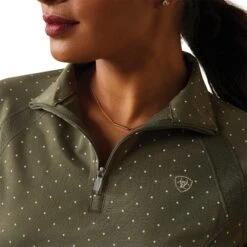 Ariat® Ladies Sunstopper 2.0 1/4 Zip Beetle Dot Baselayer 10043592 9 Ariat® Ladies Sunstopper 2.0 1/4 Zip Beetle Dot Baselayer 10043592 -Ariat Style S23 WMS ENGL 10043592 detail01