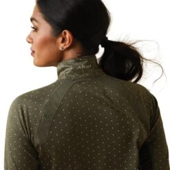 Ariat® Ladies Sunstopper 2.0 1/4 Zip Beetle Dot Baselayer 10043592 11 Ariat® Ladies Sunstopper 2.0 1/4 Zip Beetle Dot Baselayer 10043592 -Ariat Style S23 WMS ENGL 10043592 detail03