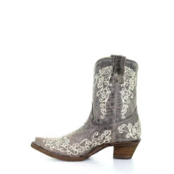 Corral Boots Corral Ladies Lisa Brown Crater Bone Embroidery Shortie Boots A3190 -Ariat Style a3190 5